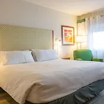 Holiday Inn Express Columbus Airport Easton